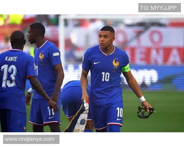 法国与英格兰比赛中谁让球了分析与讨论