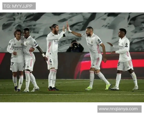 门兴神勇击败汉诺威,取得连胜势头继续高翻 门兴神勇击败汉诺威,取得连胜势头继续高翻