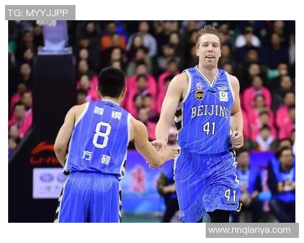 四川队与首钢队激战正酣谁能在这场对决中赢得胜利的荣耀