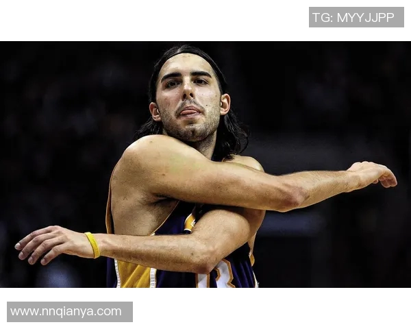 武贾西奇的传奇人生与篮球生涯探秘:从草根到明星的奋斗历程 武贾西奇的传奇人生与篮球生涯探秘:从草根到明星的奋斗历程