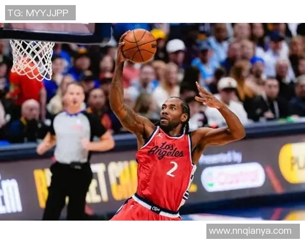 快船与勇士激战全场回顾精彩瞬间与关键时刻分析