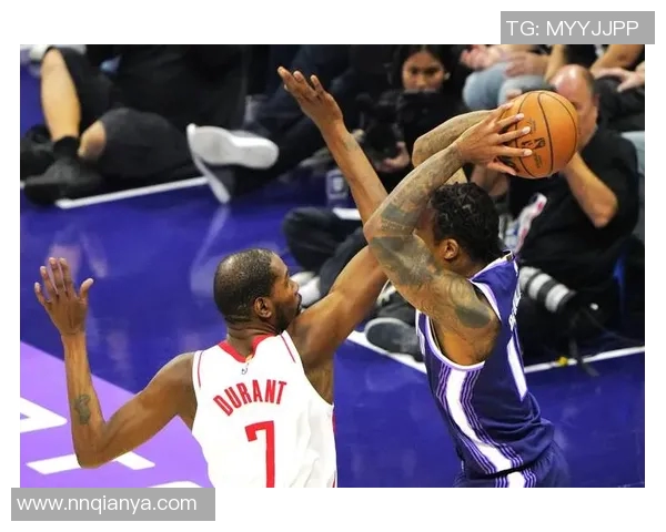 火箭队与国王队激战正酣比赛结果揭晓引发球迷热议